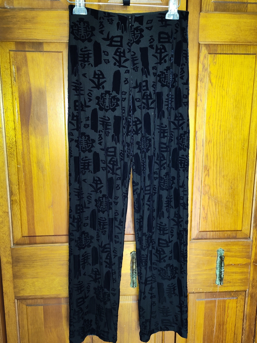 Equestrian Women's Show Black Straight-Leg Patterned Velvet-Print Pants